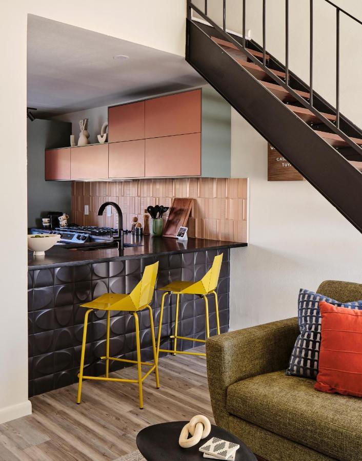Midcentury Couples Designer Loft - Casa Tuya Apartment ออสติน ภายนอก รูปภาพ