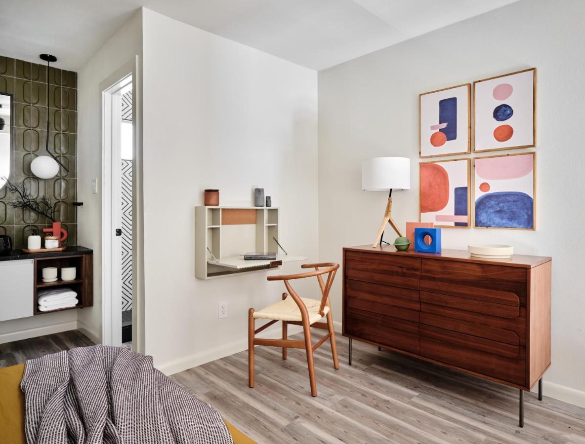 Midcentury Couples Designer Loft - Casa Tuya Apartment ออสติน ภายนอก รูปภาพ