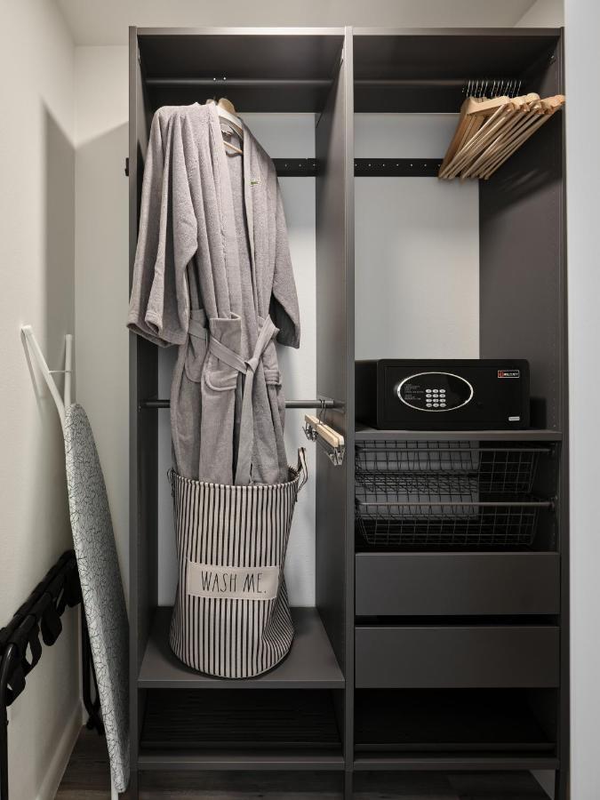 Midcentury Couples Designer Loft - Casa Tuya Apartment ออสติน ภายนอก รูปภาพ